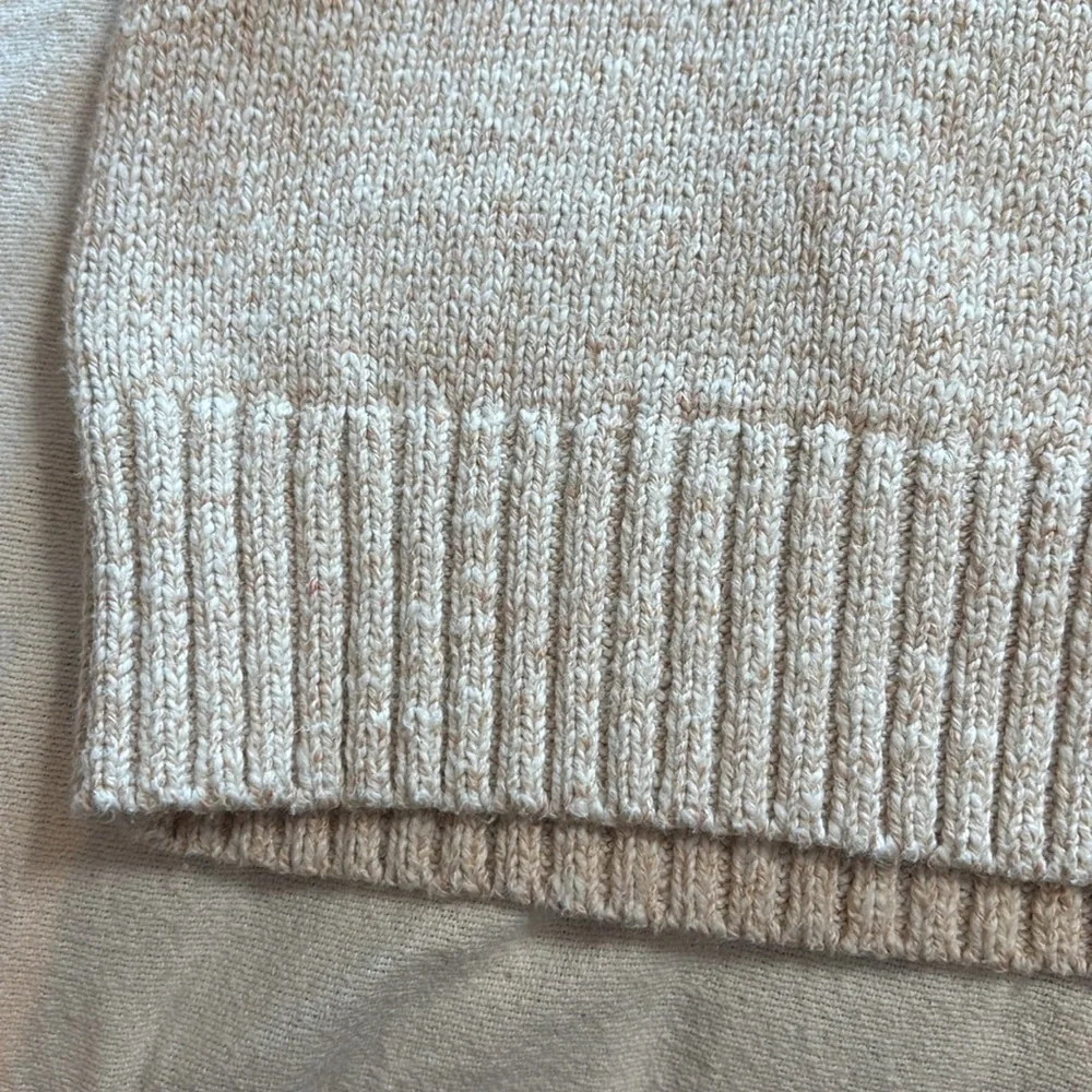 J. Crew women’s beige marled crew neck puff sleeve knit sweater size XS‎